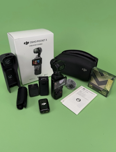 DJI Osmo Pocket 3 Creator Combo - Like New Video Camera