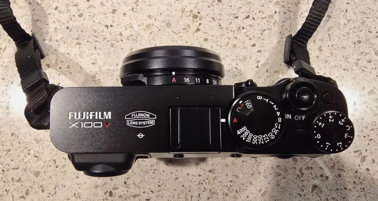 Fujifilm X100V